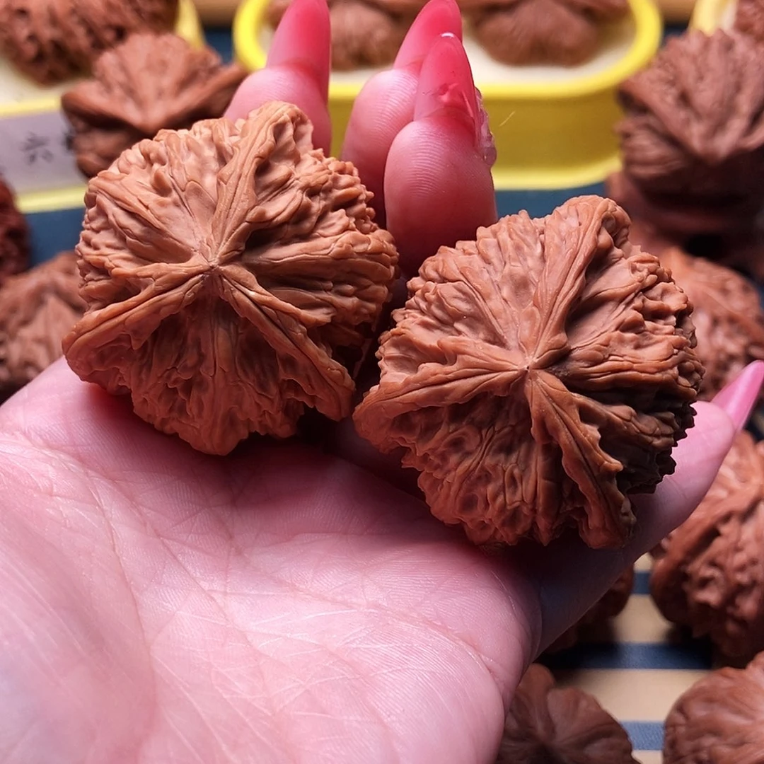 把件文玩核桃白狮子三棱 45