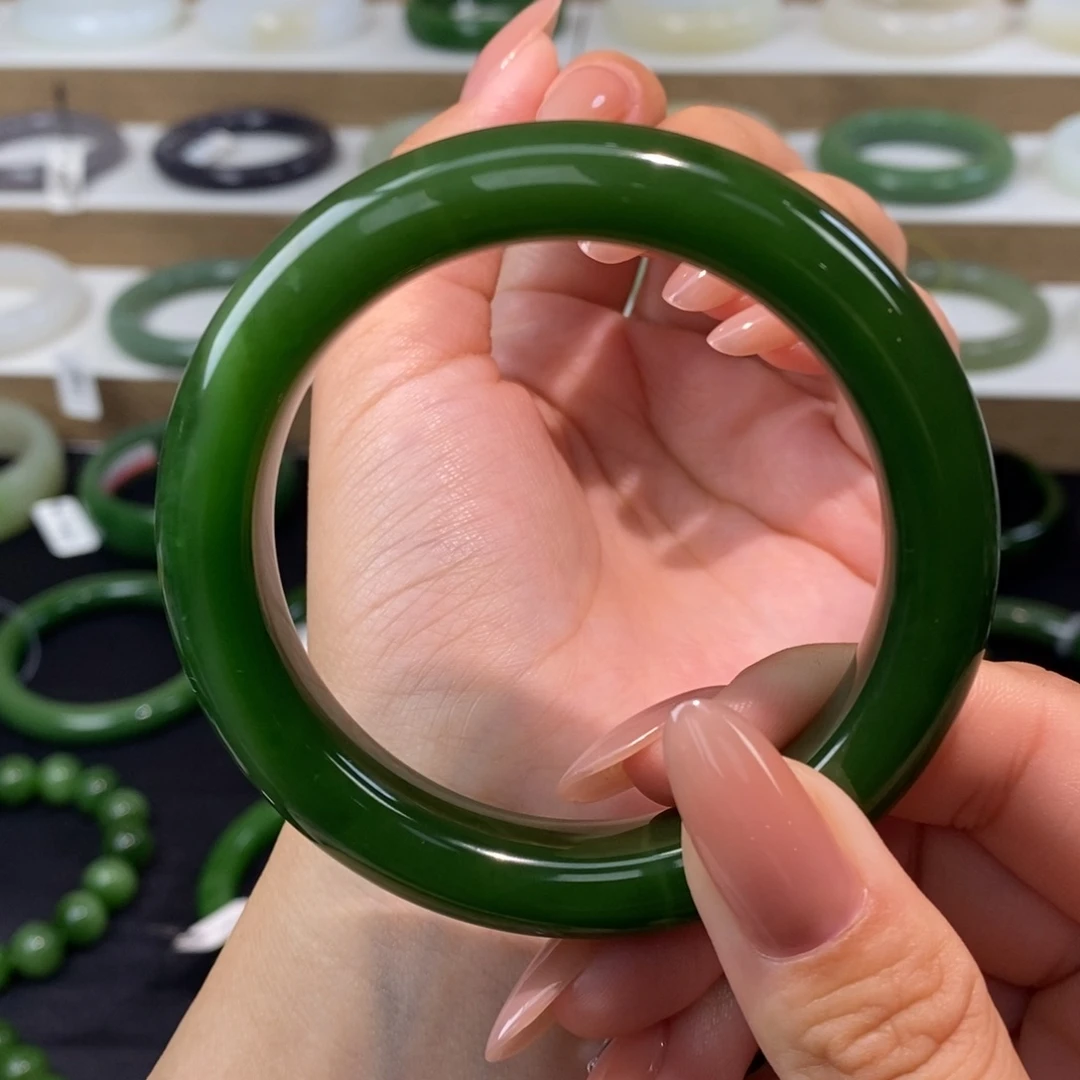 和田玉未镶嵌手镯