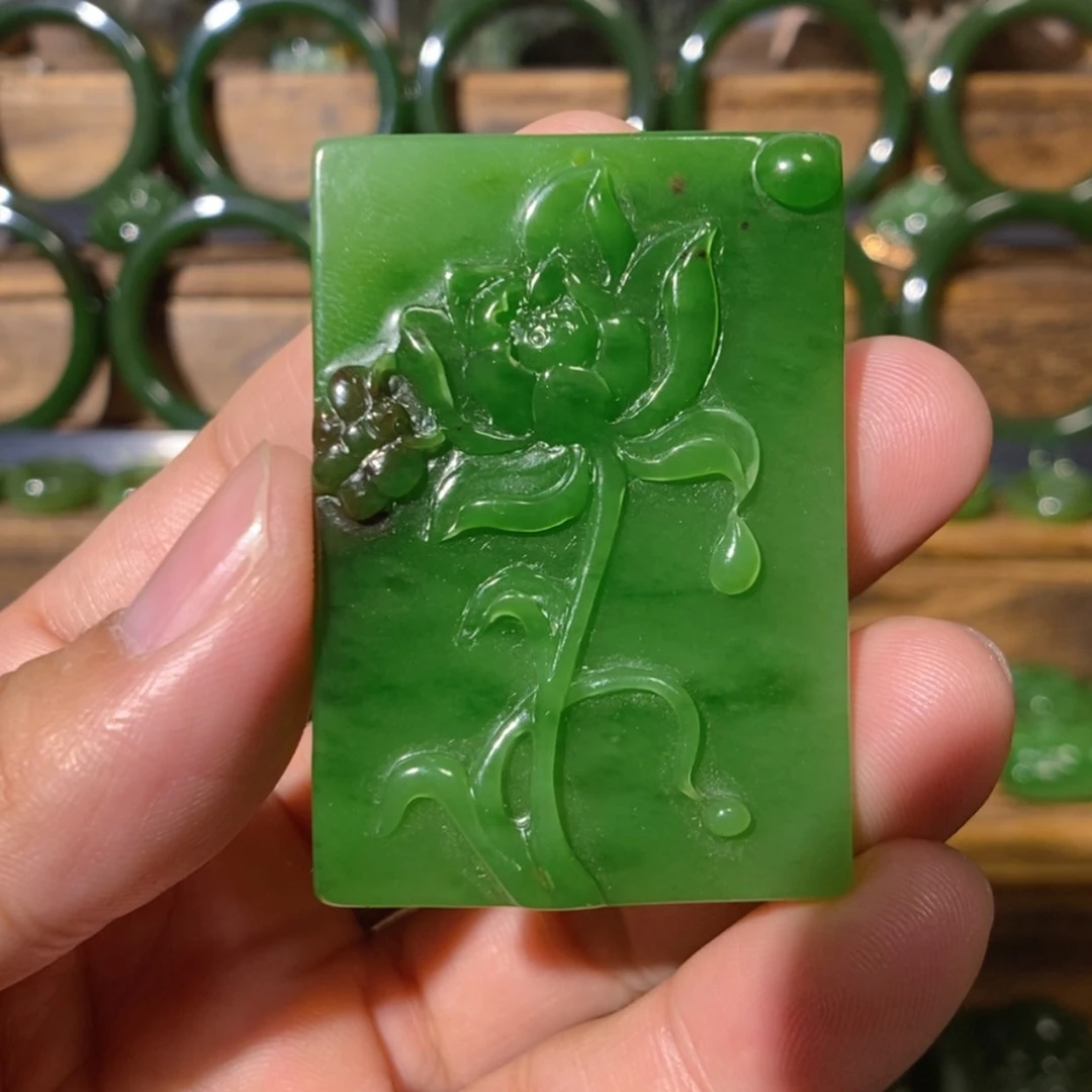 【闪购商品】吊坠(不含链)未镶嵌和田玉俄七红皮阳绿花开富贵