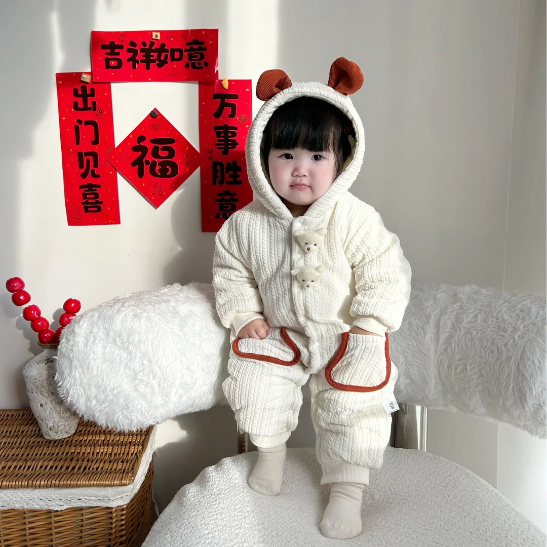 男女宝宝婴幼儿新生婴儿洋气时尚双兜熊头夹棉哈衣加厚保暖冬款