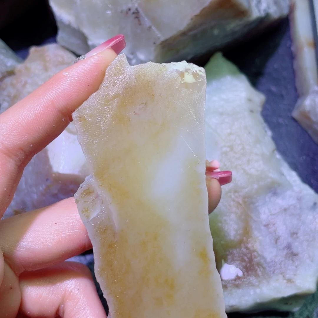 和田玉未镶嵌珠宝半成品