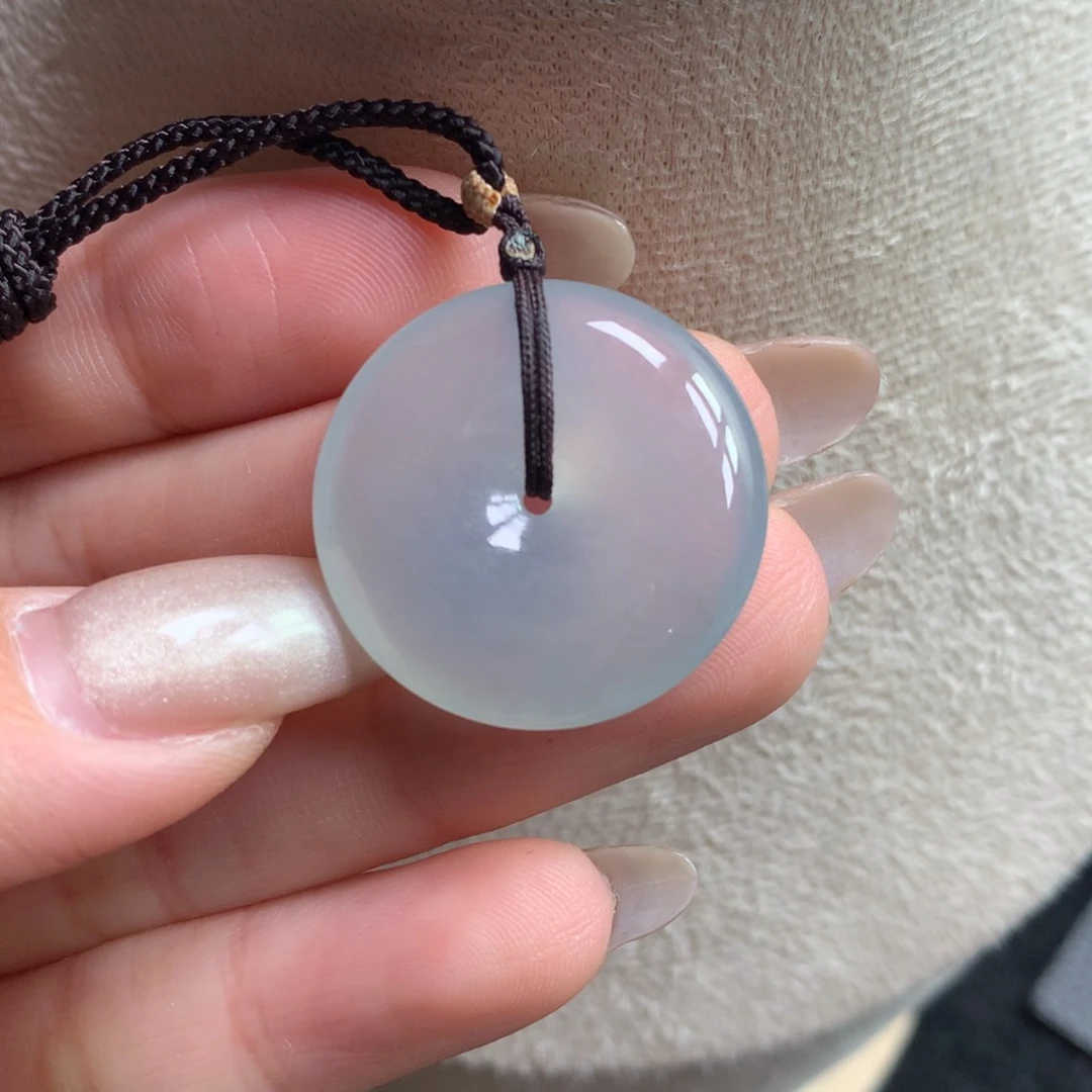 翡翠颈饰未镶嵌平安扣