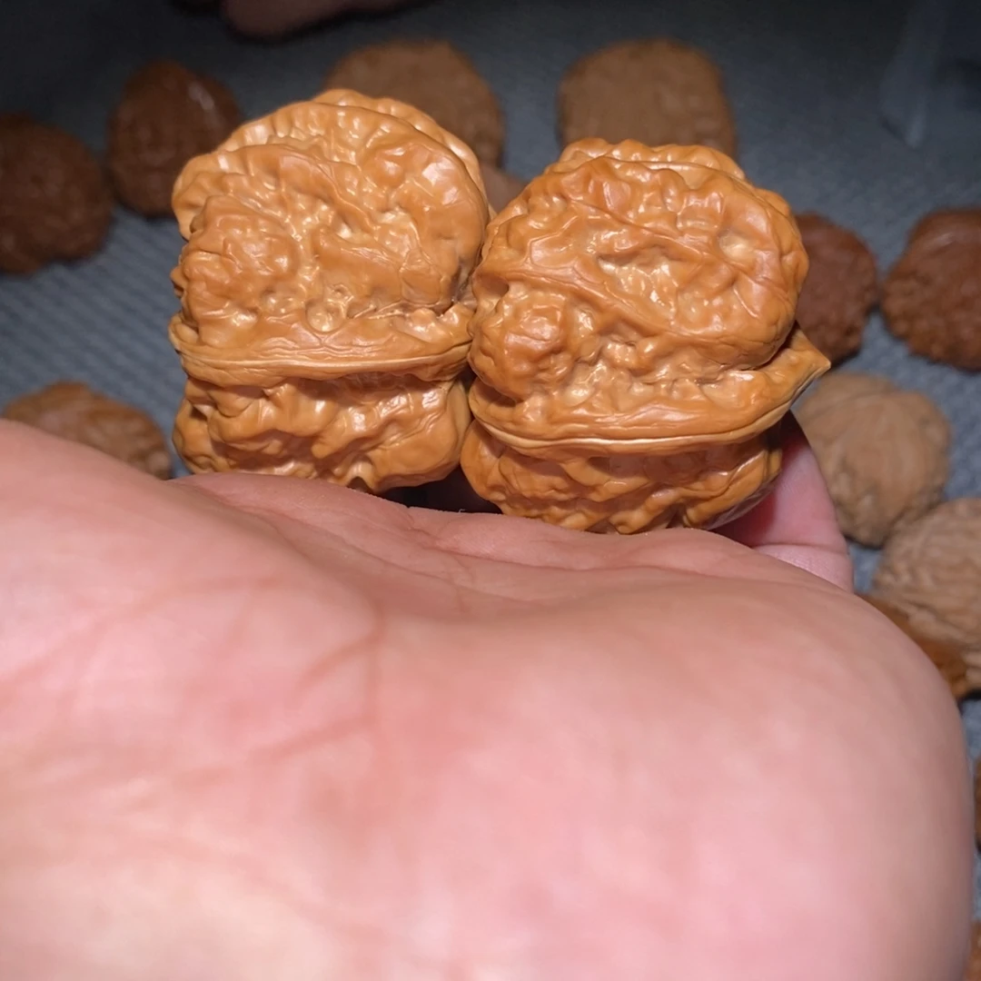 桃核吊坠41蛤蟆头。