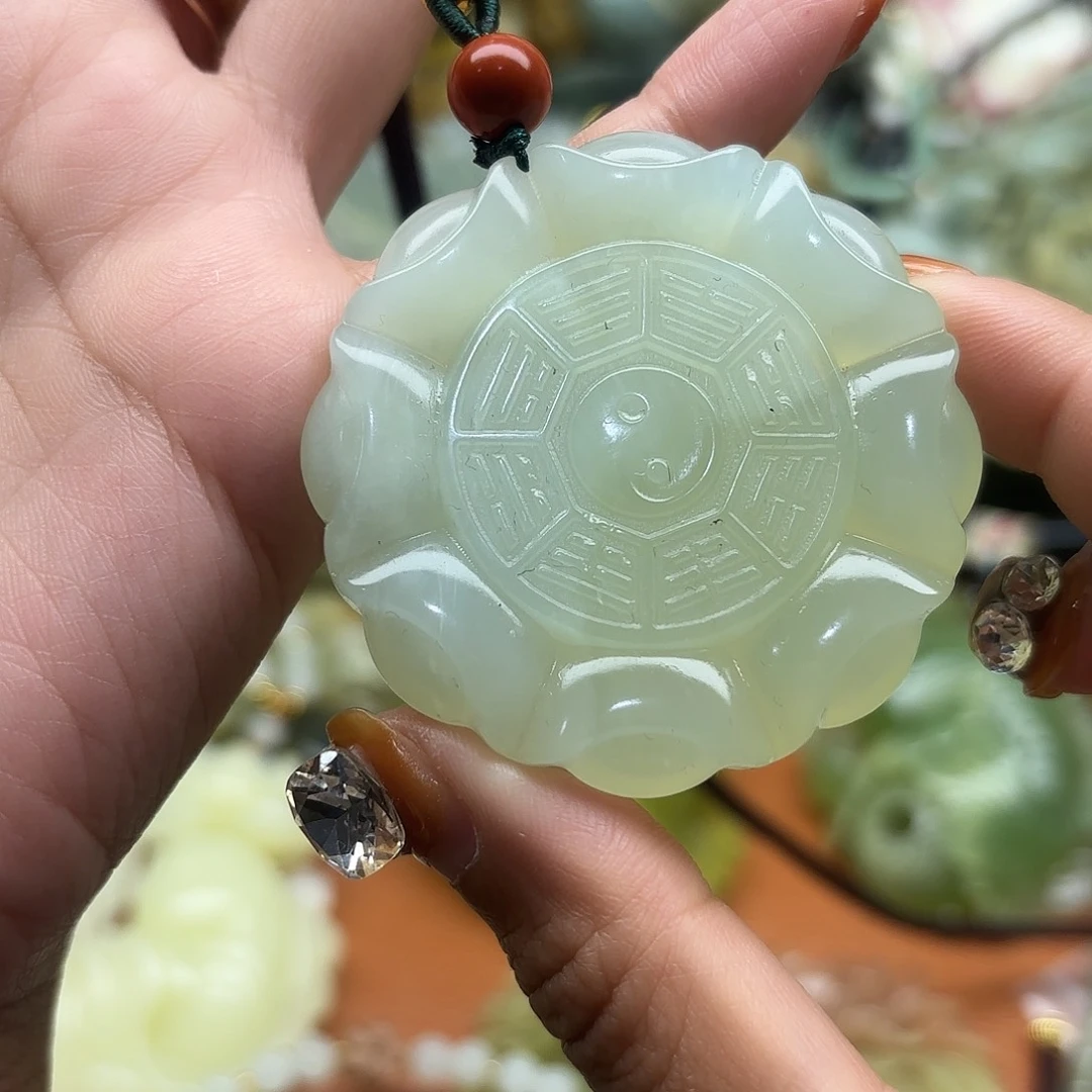 蛇纹石玉未镶嵌吊坠