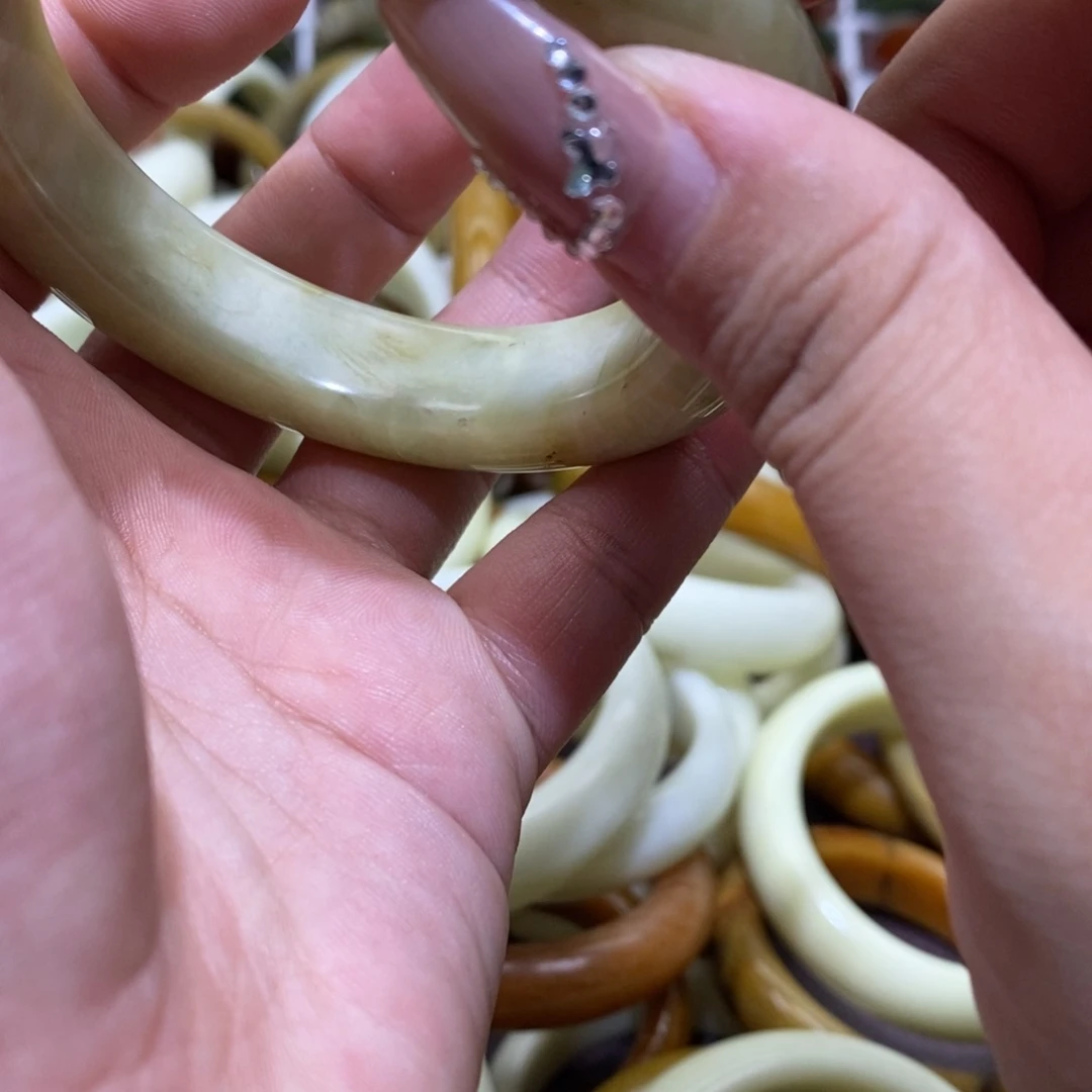 未镶嵌蛇纹石玉手镯俸****店