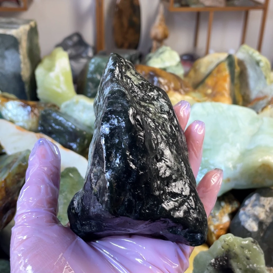 蛇纹石玉未镶嵌中国四大名玉简易