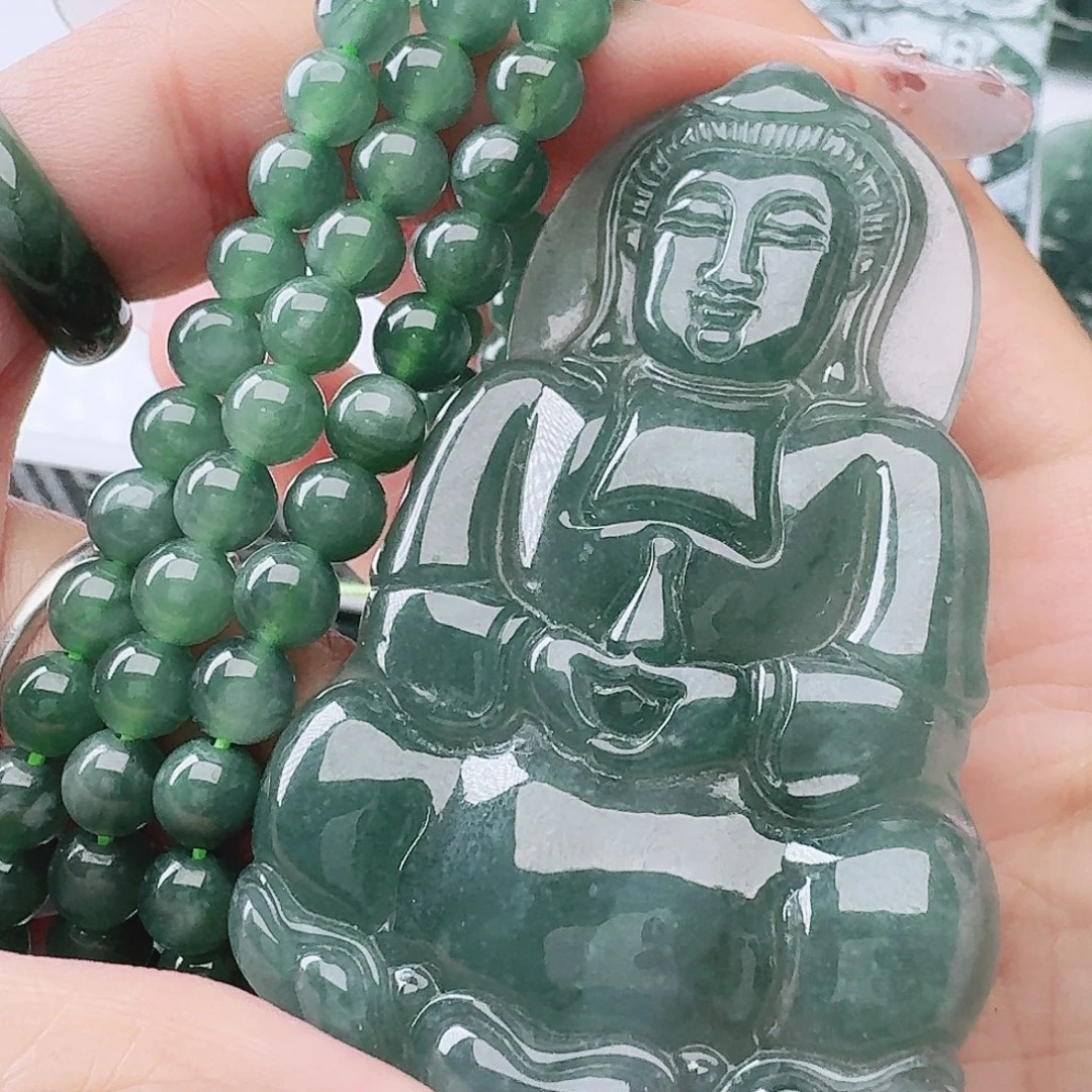 翡翠未镶嵌颈饰多样性发其一