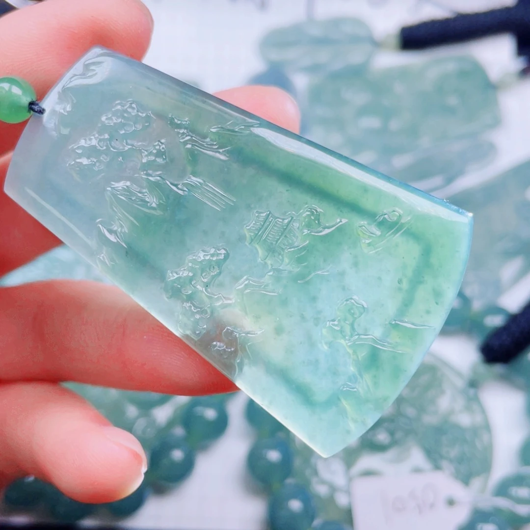 翡翠未镶嵌颈饰翡翠