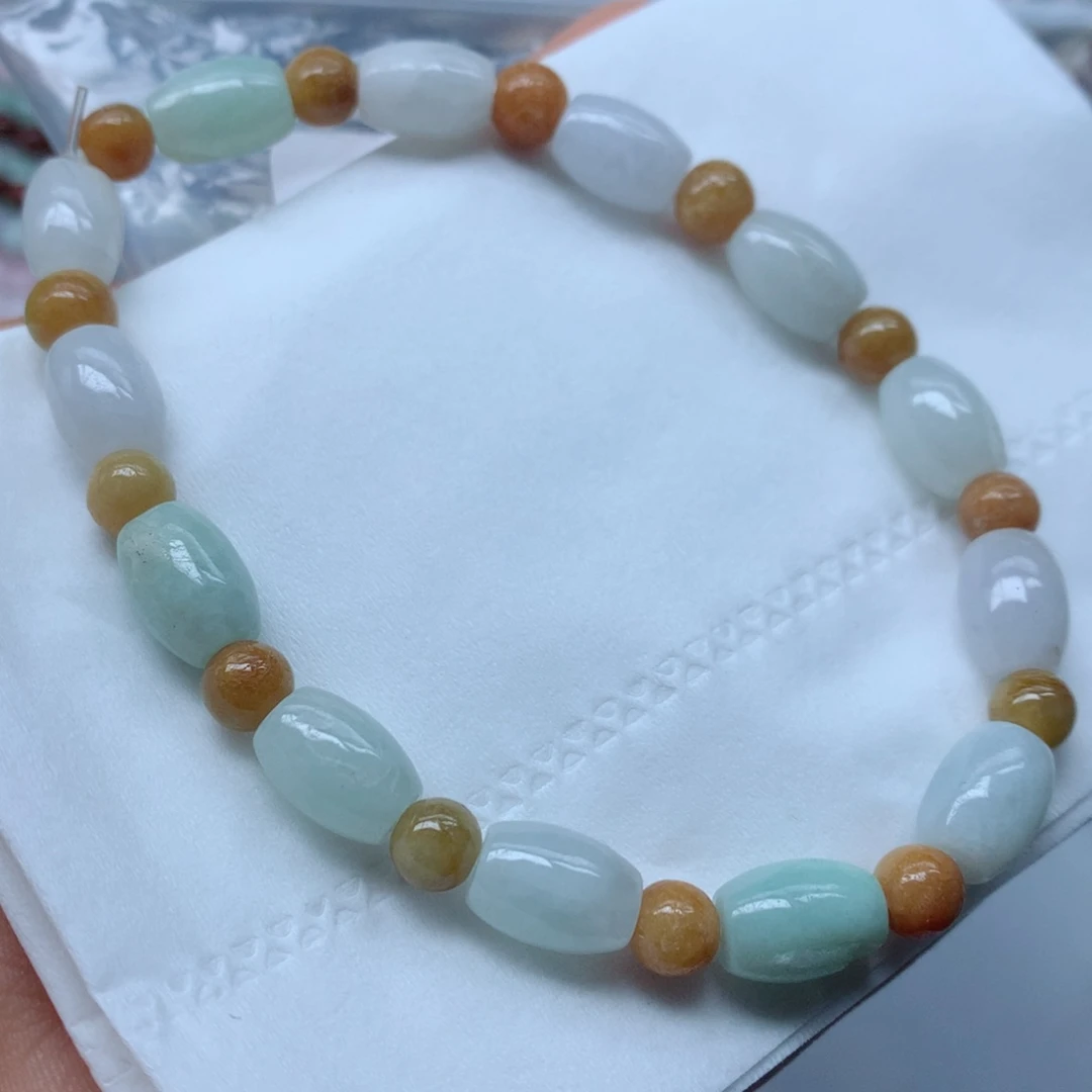 翡翠颈饰未镶嵌手串