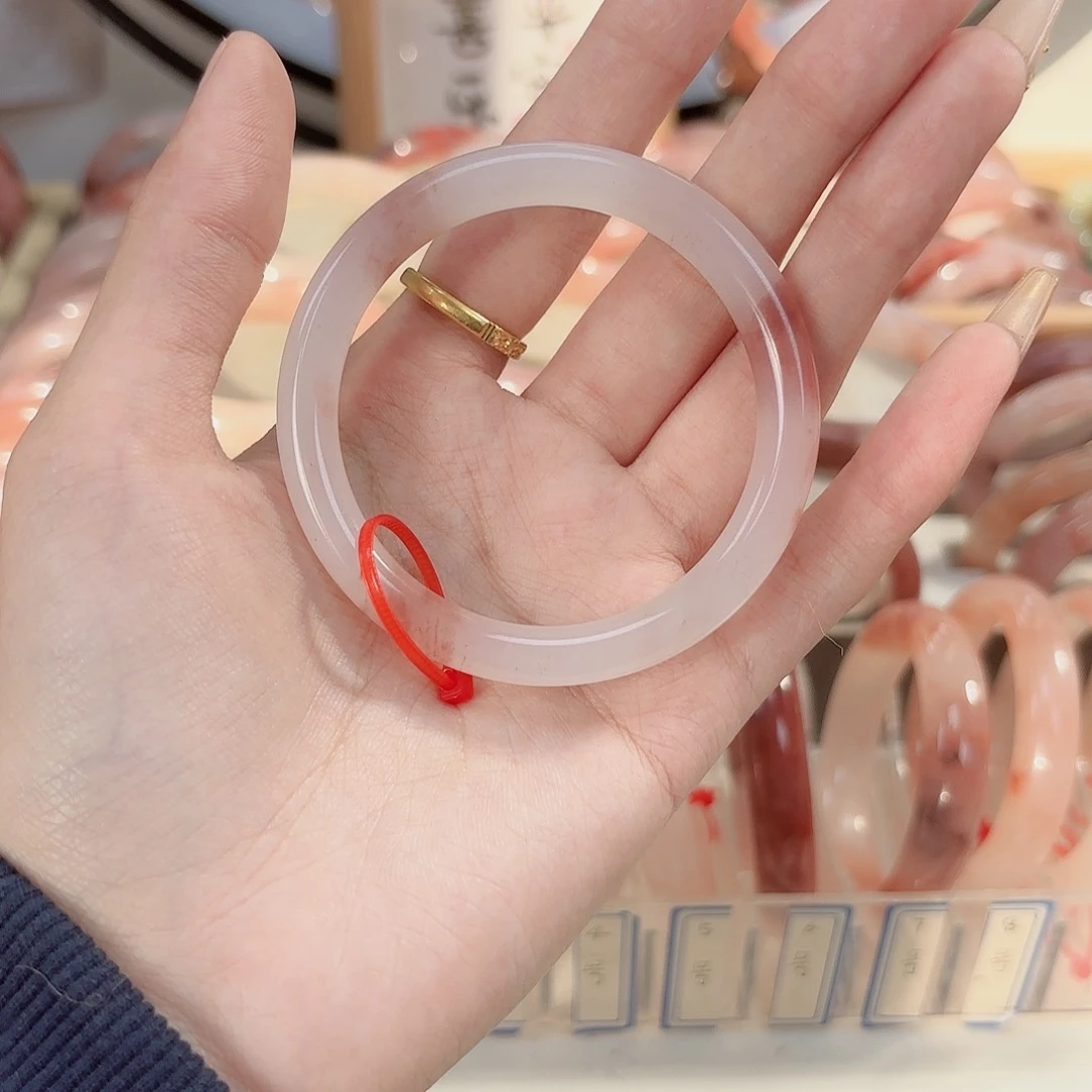 石英质玉手镯未镶嵌颜*