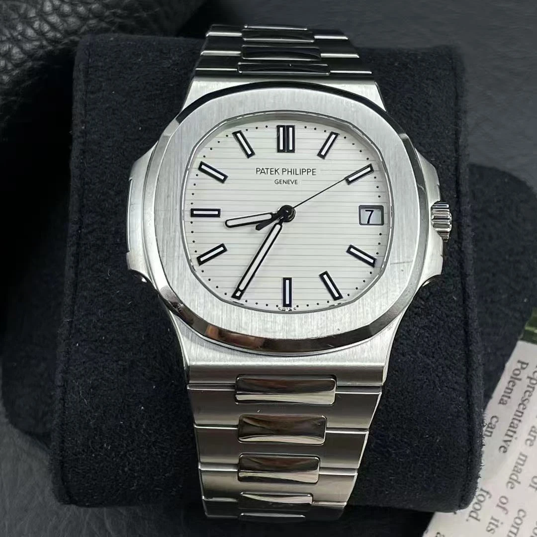 95新 Patek Philippe/百达翡丽 劳大/5711a雪山白/40mm/17年全套