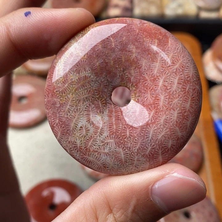 硅化玉颈饰未镶嵌墨*