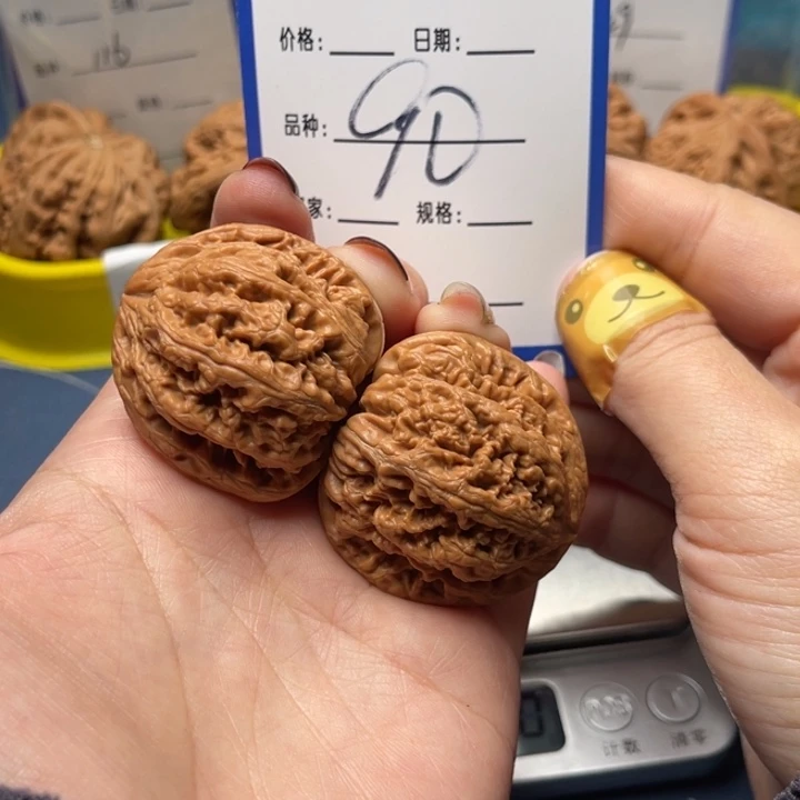 文玩核桃把件粗筋37