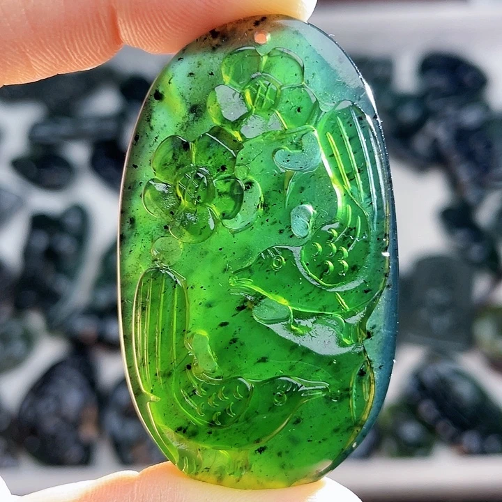 蛇纹石玉未镶嵌挂件