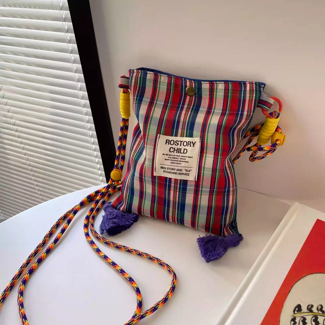 2025新款复古文艺彩色格纹小众设计手机包迷你斜挎小包包流苏包TJ