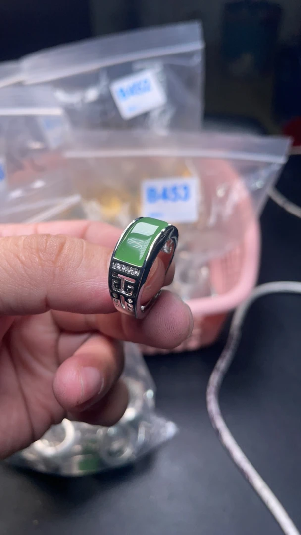 B455  鸭蛋青马安镶嵌戒指
