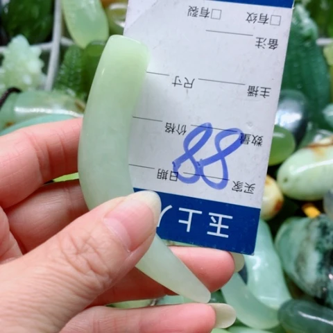 蛇纹石玉未镶嵌手把件