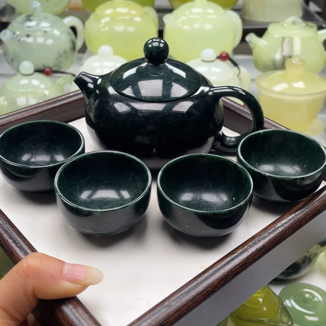 蛇纹石玉未镶嵌壶