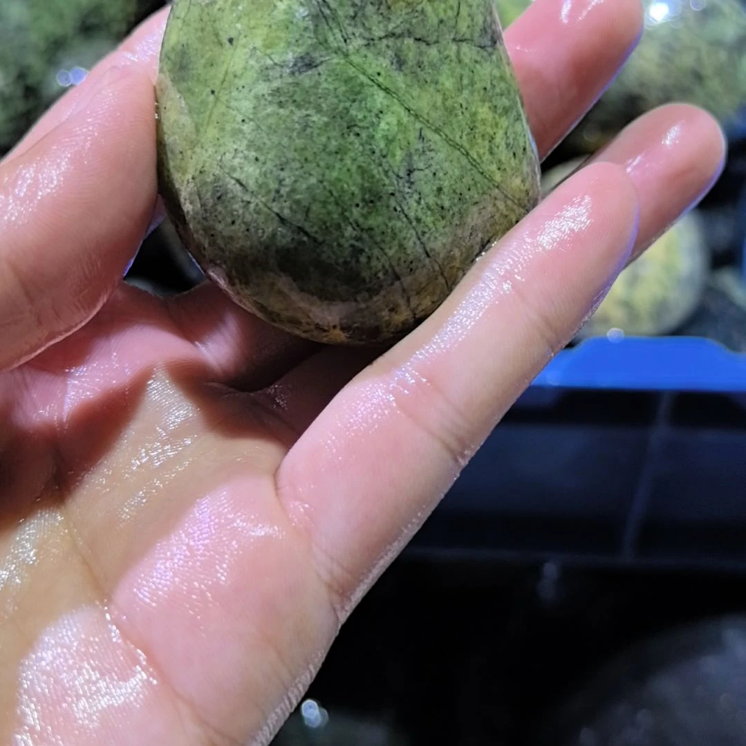 可***宝有机玻璃藏玉药王石原石一个