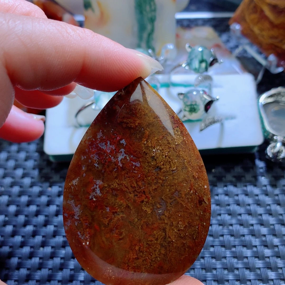 未镶嵌颈饰玛瑙/玉髓皇**岸