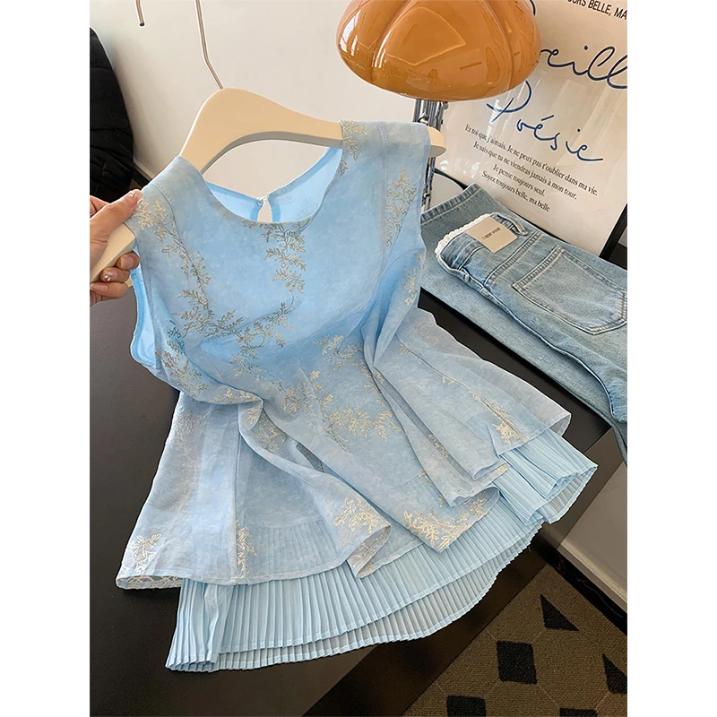 显瘦修身背心新中式浅蓝色无袖上衣女2025年国风刺绣圆领小衫马甲