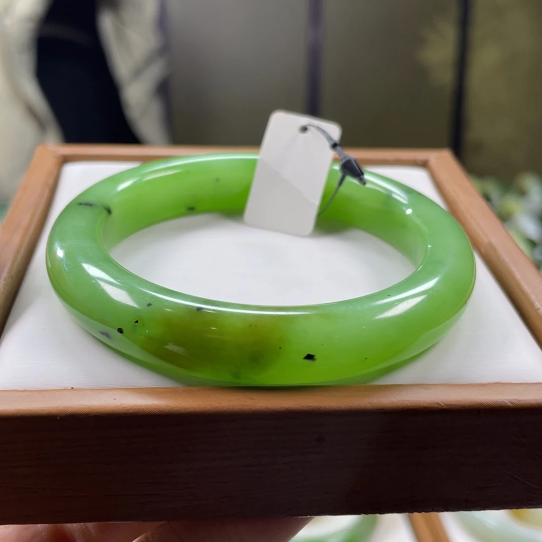 和田玉未镶嵌手镯56圈