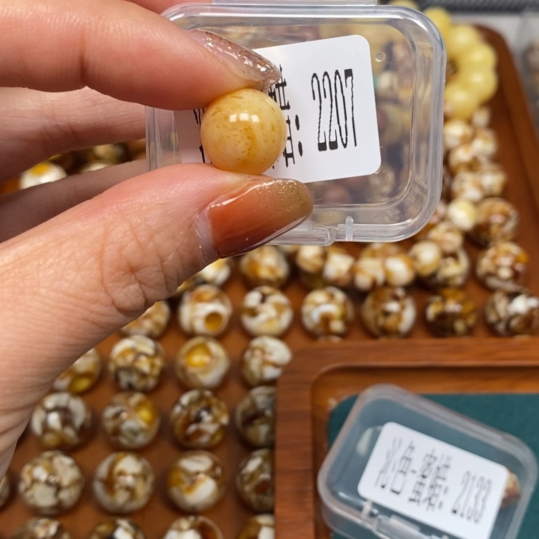 把件猴头核桃沁色圆珠老型2207