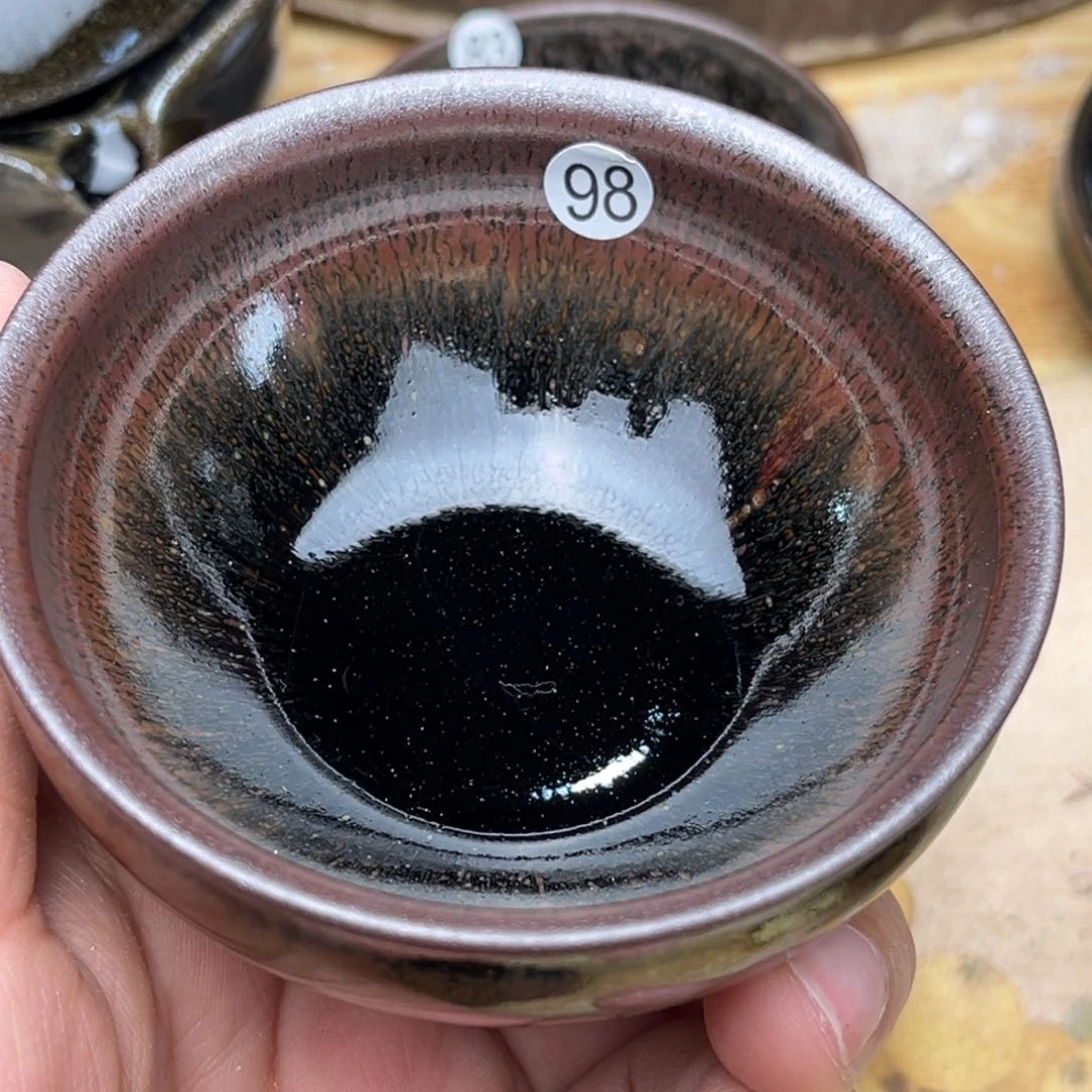 茶盏义兴龙窑坚持真柴烧