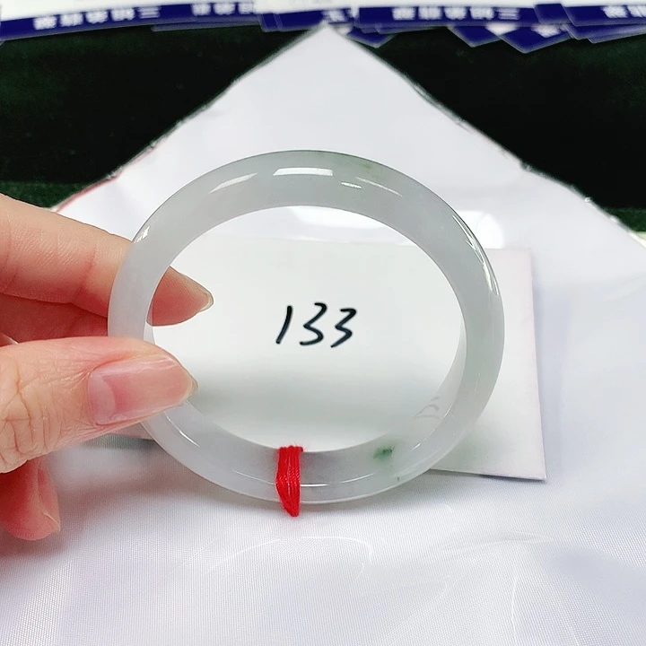 翡翠手镯未镶嵌翡翠手镯未镶嵌