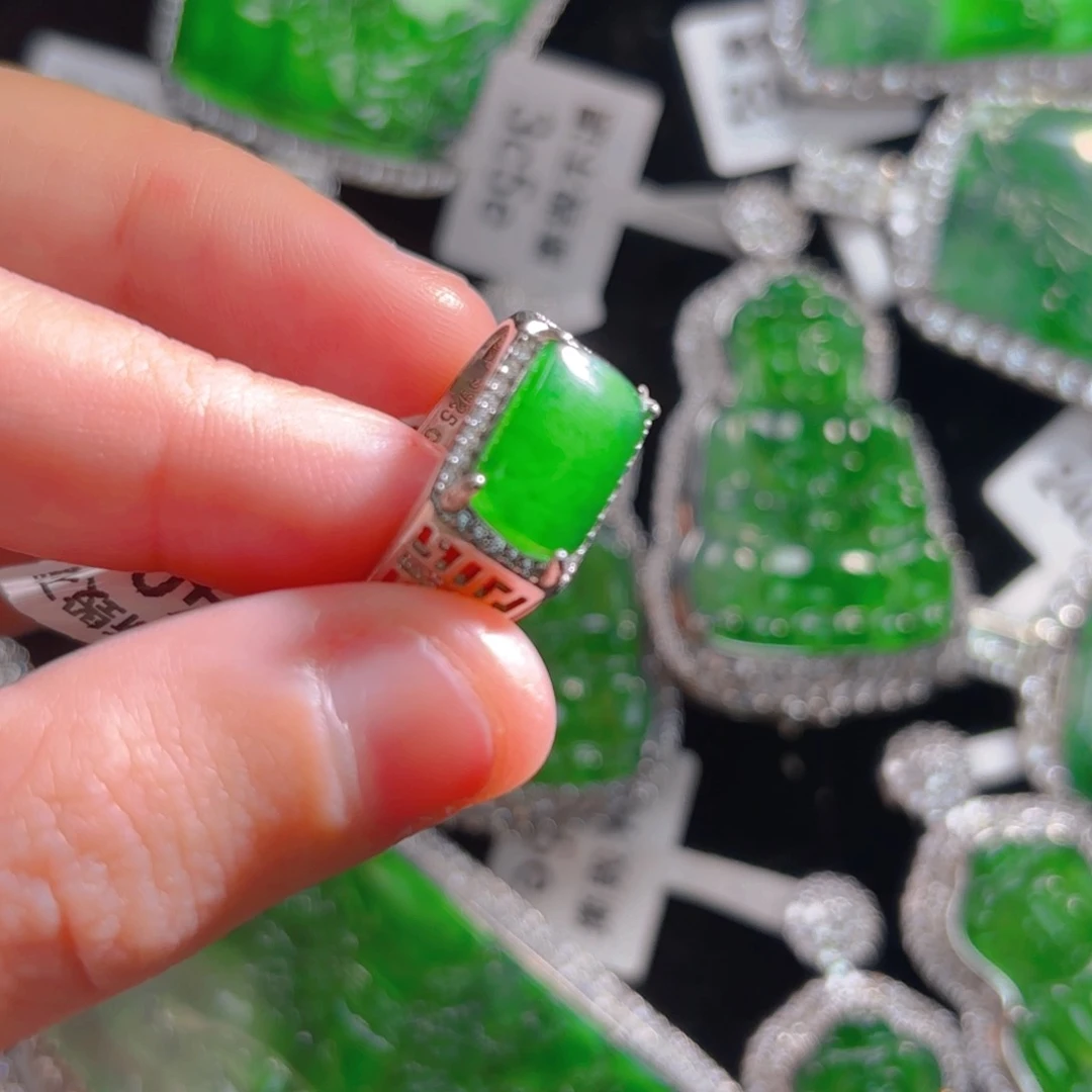 翡翠颈饰银S925镶嵌马鞍