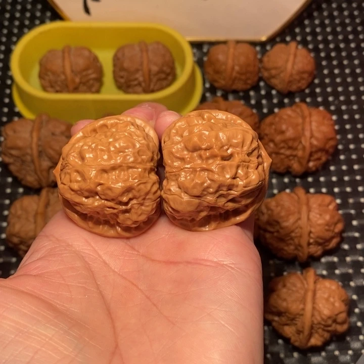 胡***.把件文玩核桃肌肉蛙