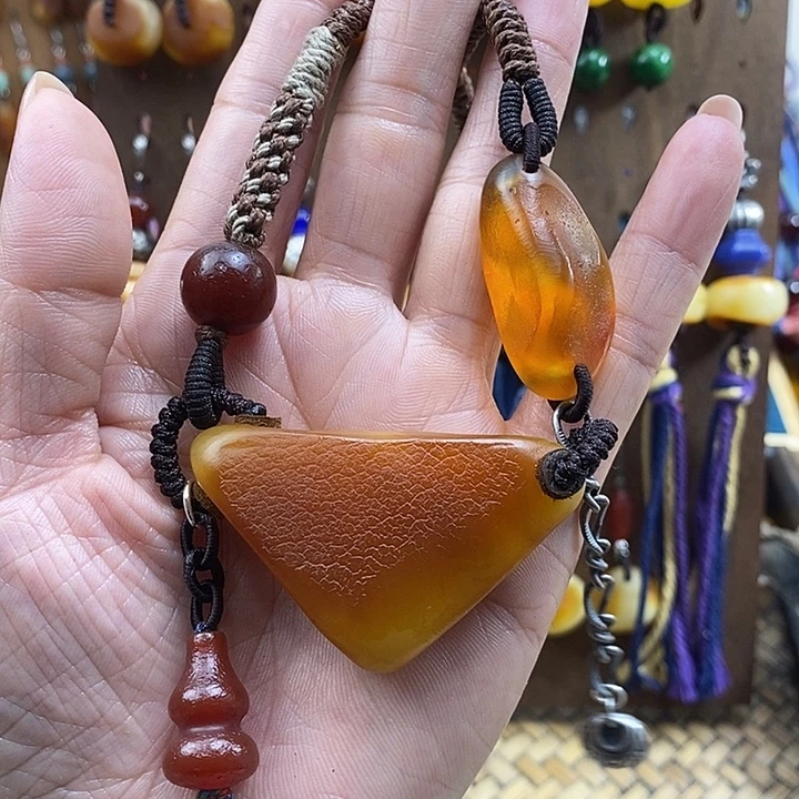 张***璐蜜蜡未镶嵌项链项链