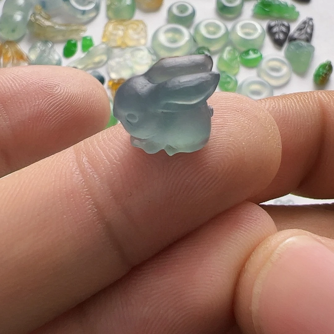 定制翡翠未镶嵌兔子
