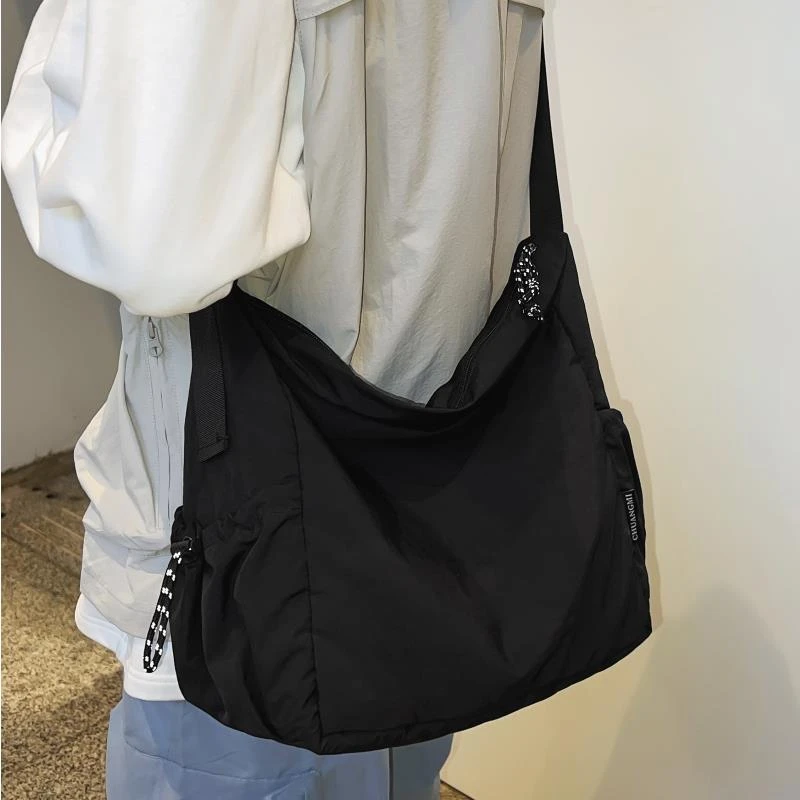 范哲萨通勤慵懒风布包工装水饺斜挎包男女大容量个性休闲 尼龙单