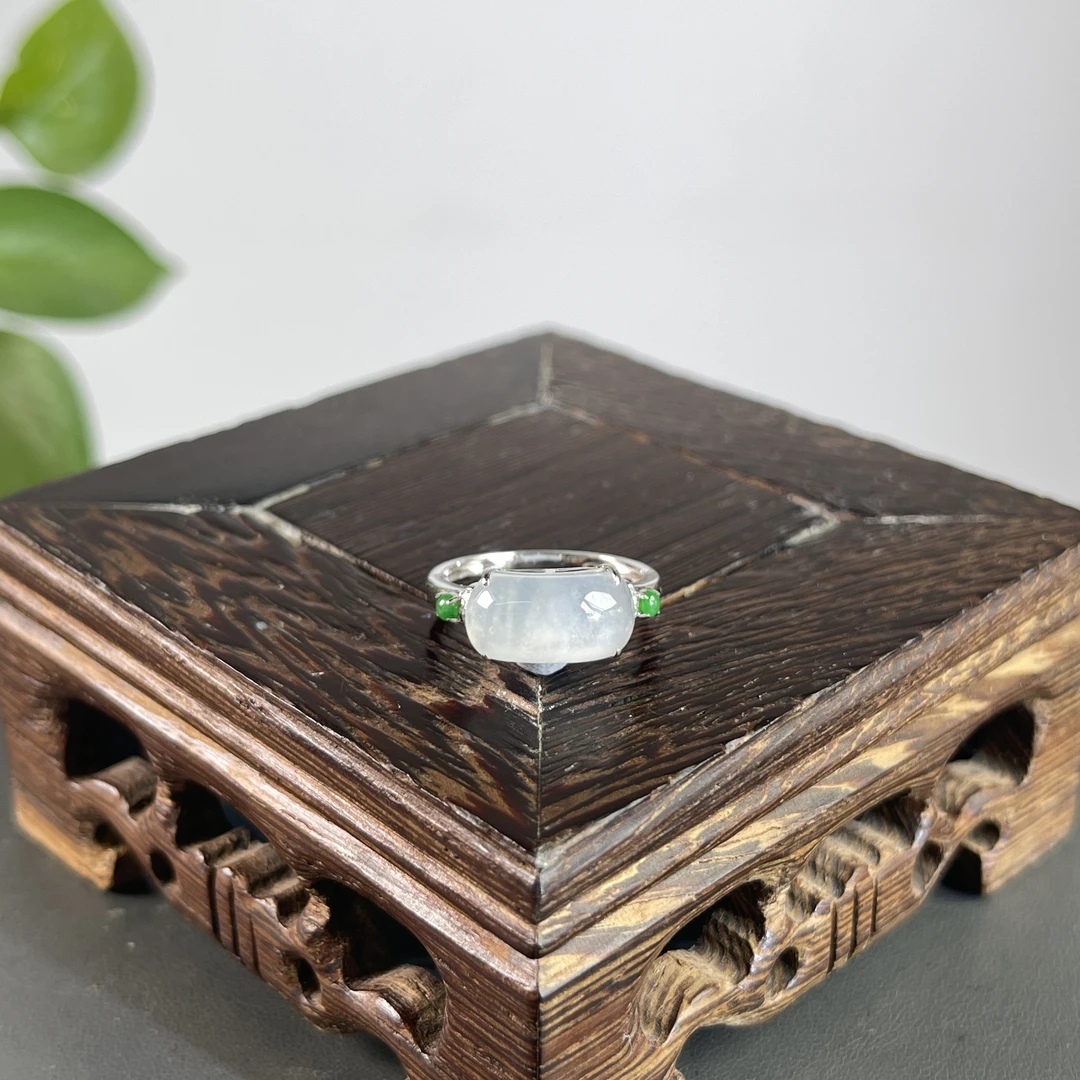 JTA12-138  天然缅甸A货翡翠  18k金钻镶嵌马鞍戒指14#