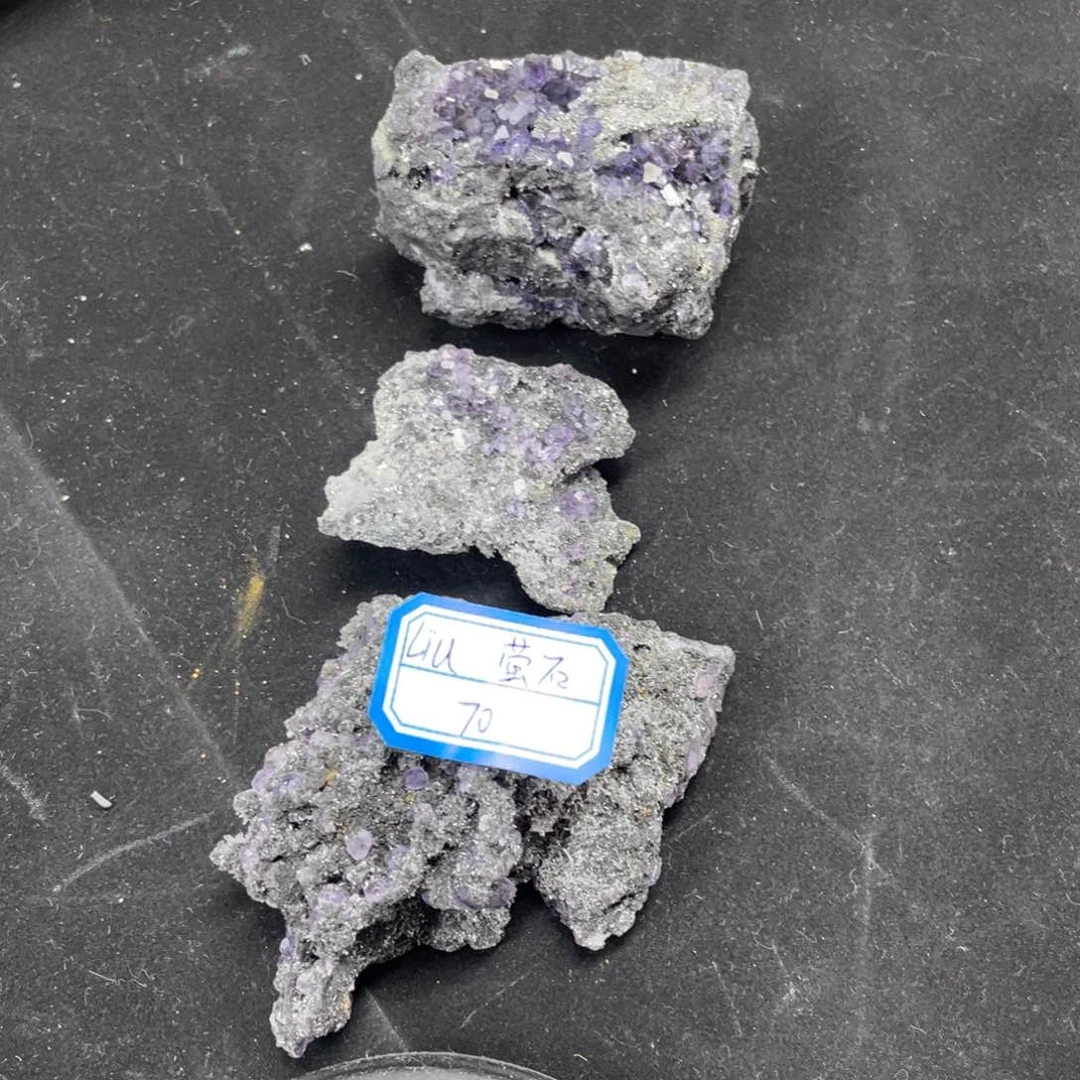 坦桑蓝未镶嵌水晶遛****u