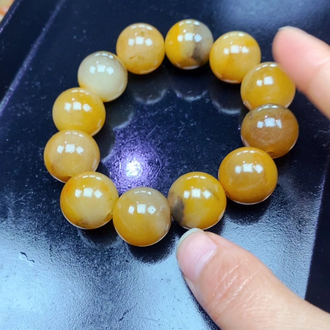 未镶嵌石英质玉（黄龙玉）颈饰