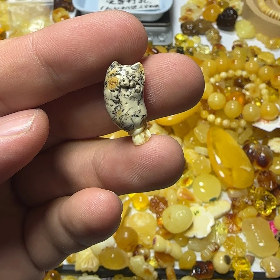 琥珀未镶嵌裸石1克