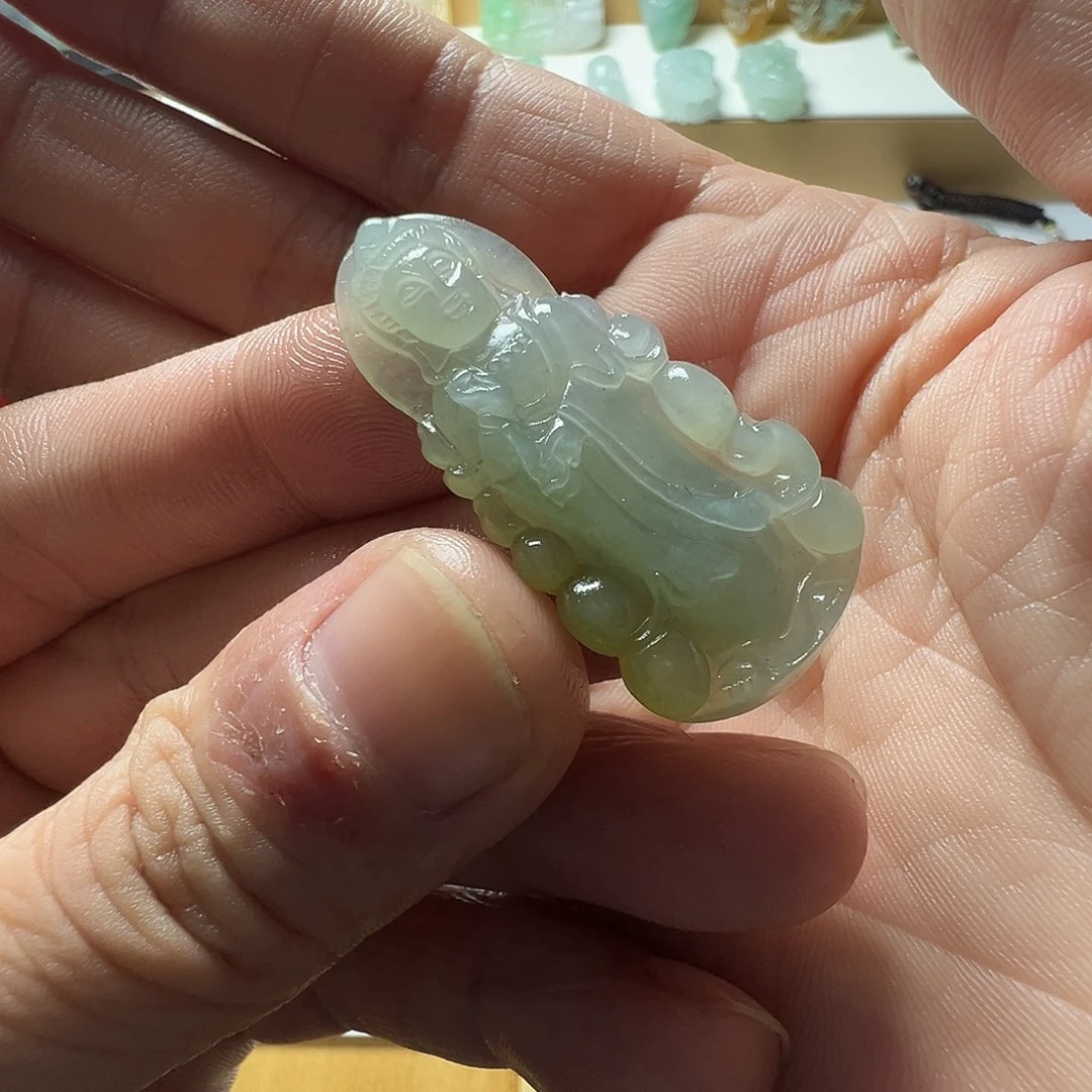 定制翡翠未镶嵌观音