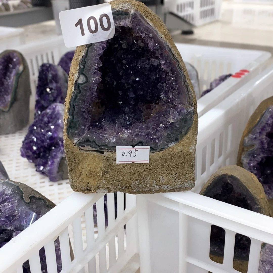 紫晶未镶嵌大型摆件（非配饰）