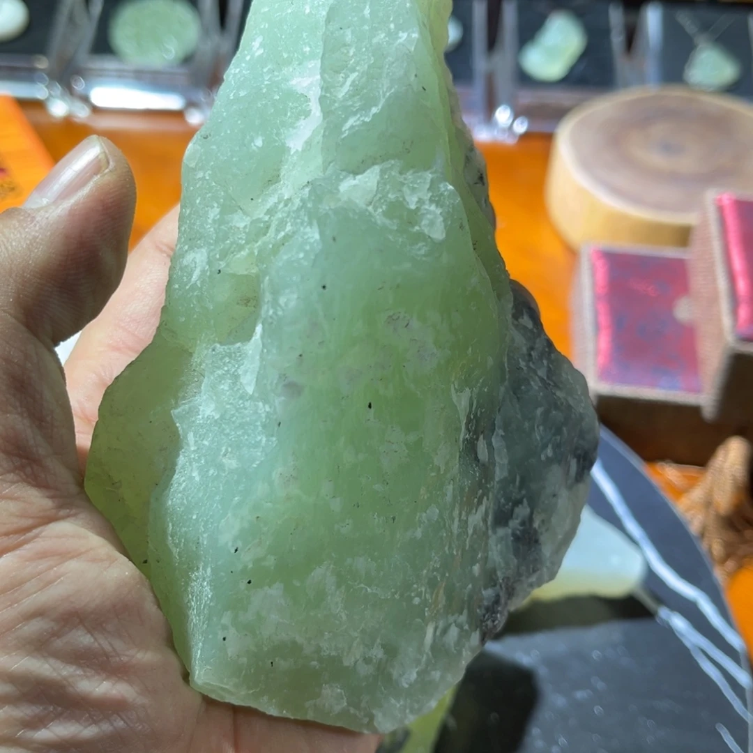 蛇纹石玉未镶嵌珠宝奇石