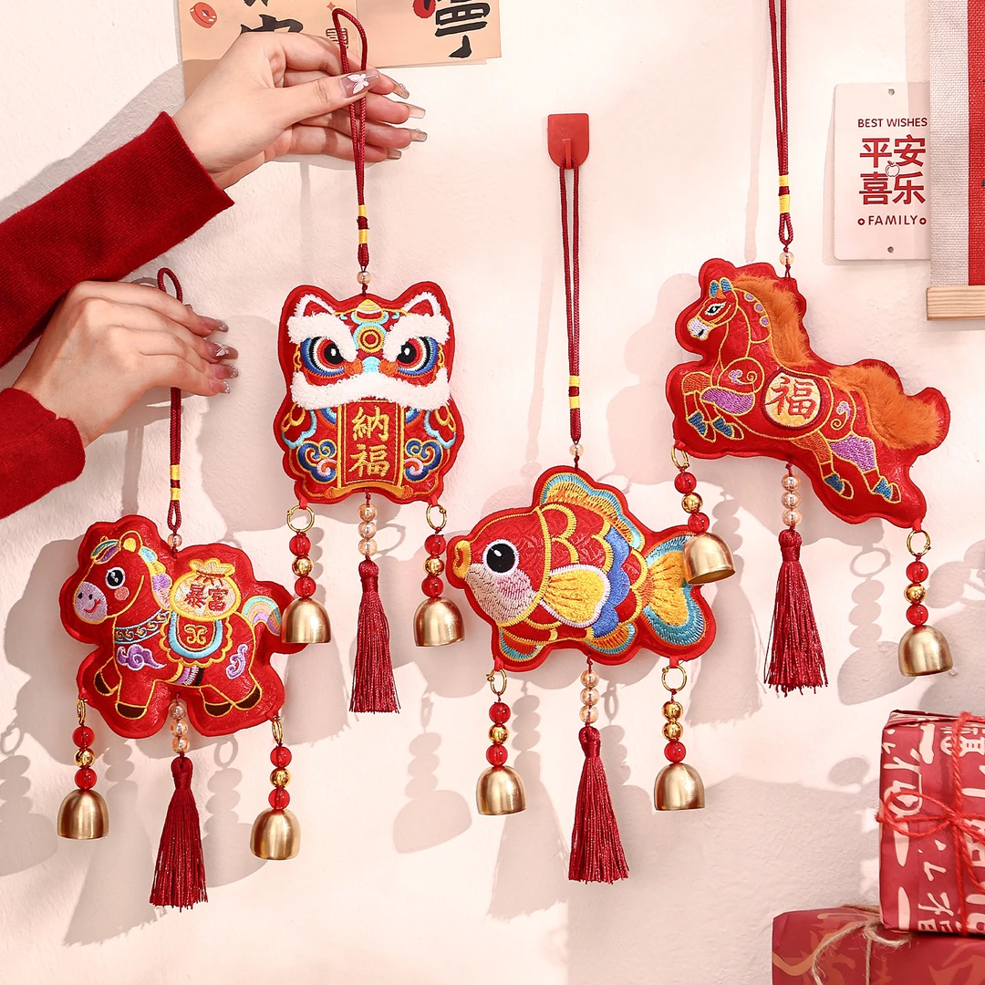 2026马年新年布置装饰品挂件春节过年入户门把手醒狮风铃福字挂饰