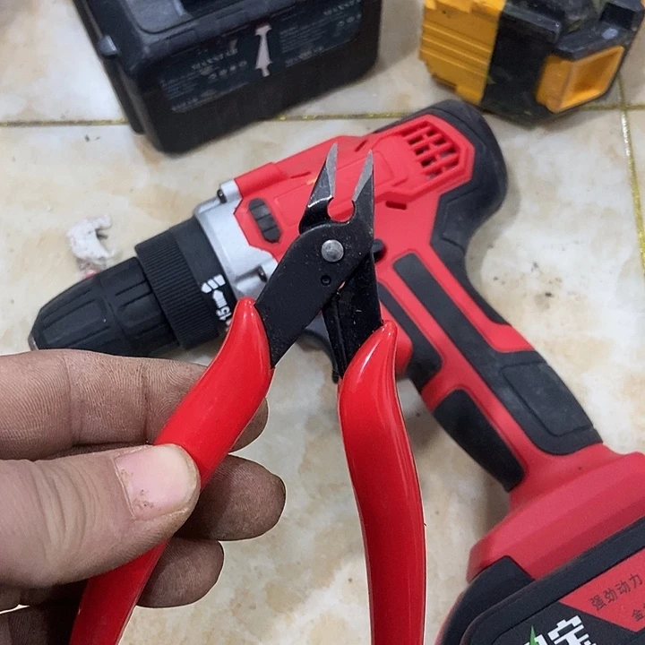 电钻一个电池一个没充电器