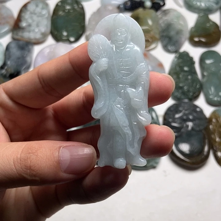 翡翠未镶嵌颈饰济公43