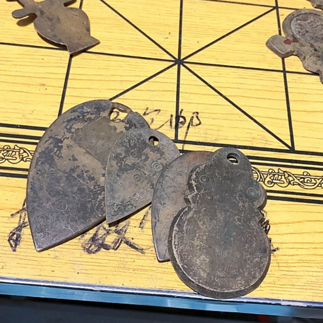 【闪购商品】一****半金属制品