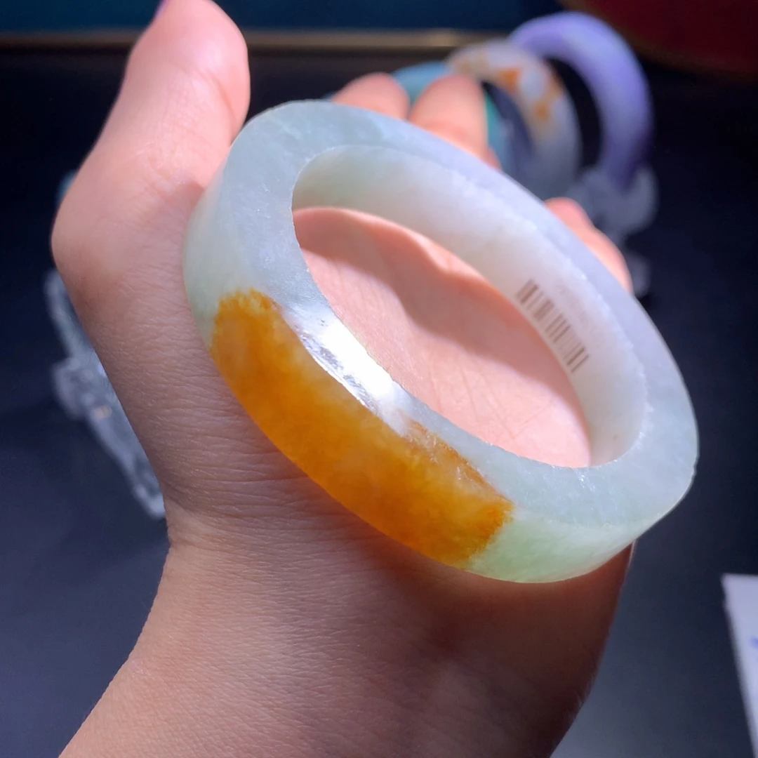 未镶嵌翡翠手镯定制翡翠