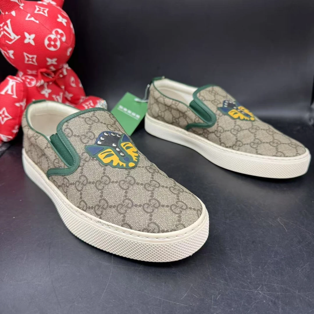 95新 GUCCI/古驰 【AO福利】39欧码 男休闲老花蜜蜂一脚蹬鞋ao627