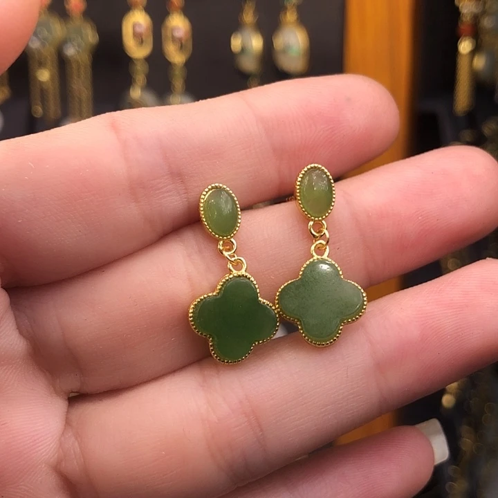 和田玉未镶嵌耳饰