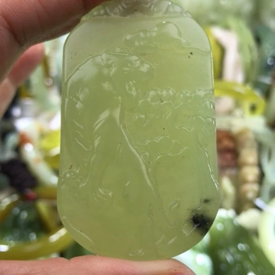 岫玉未镶嵌吊坠老虎