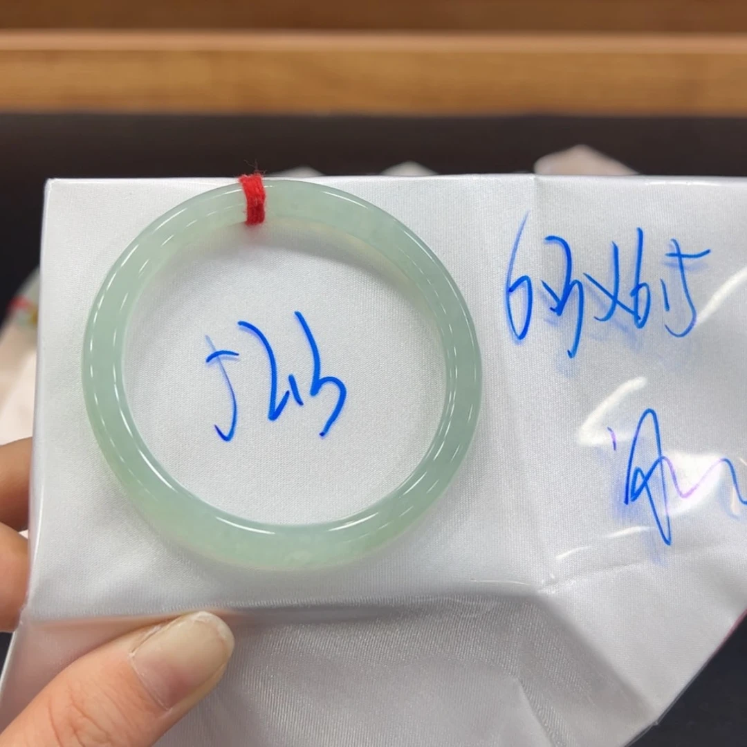 【闪购商品】翡翠手镯未镶嵌手镯